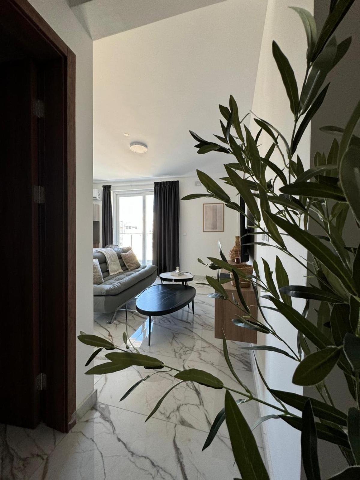 New, Stylish And Modern 1Br Apartment Сейнт Полс Бей Екстериор снимка