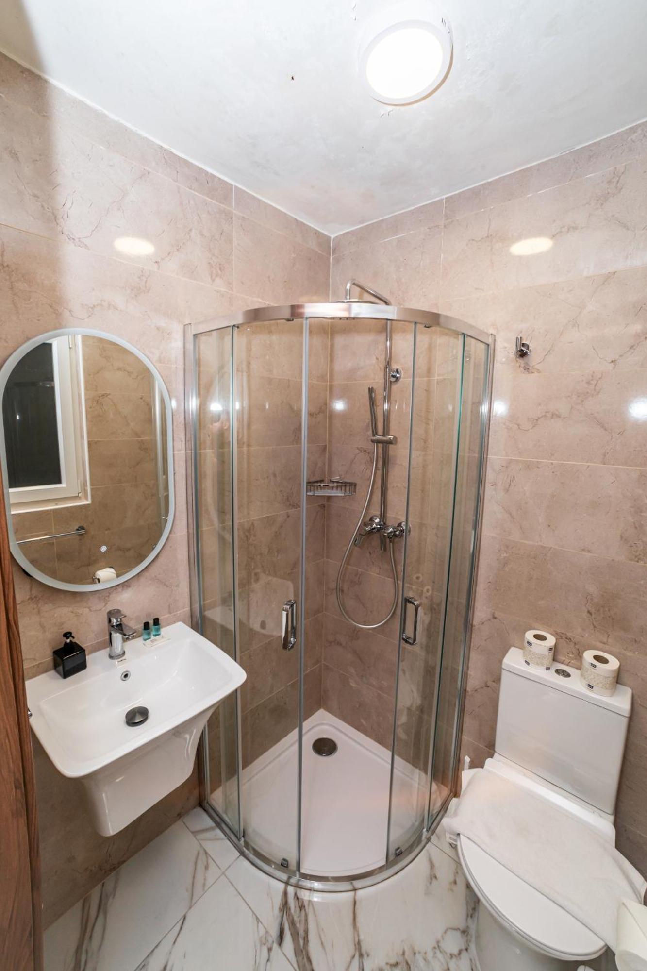 New, Stylish And Modern 1Br Apartment Сейнт Полс Бей Екстериор снимка