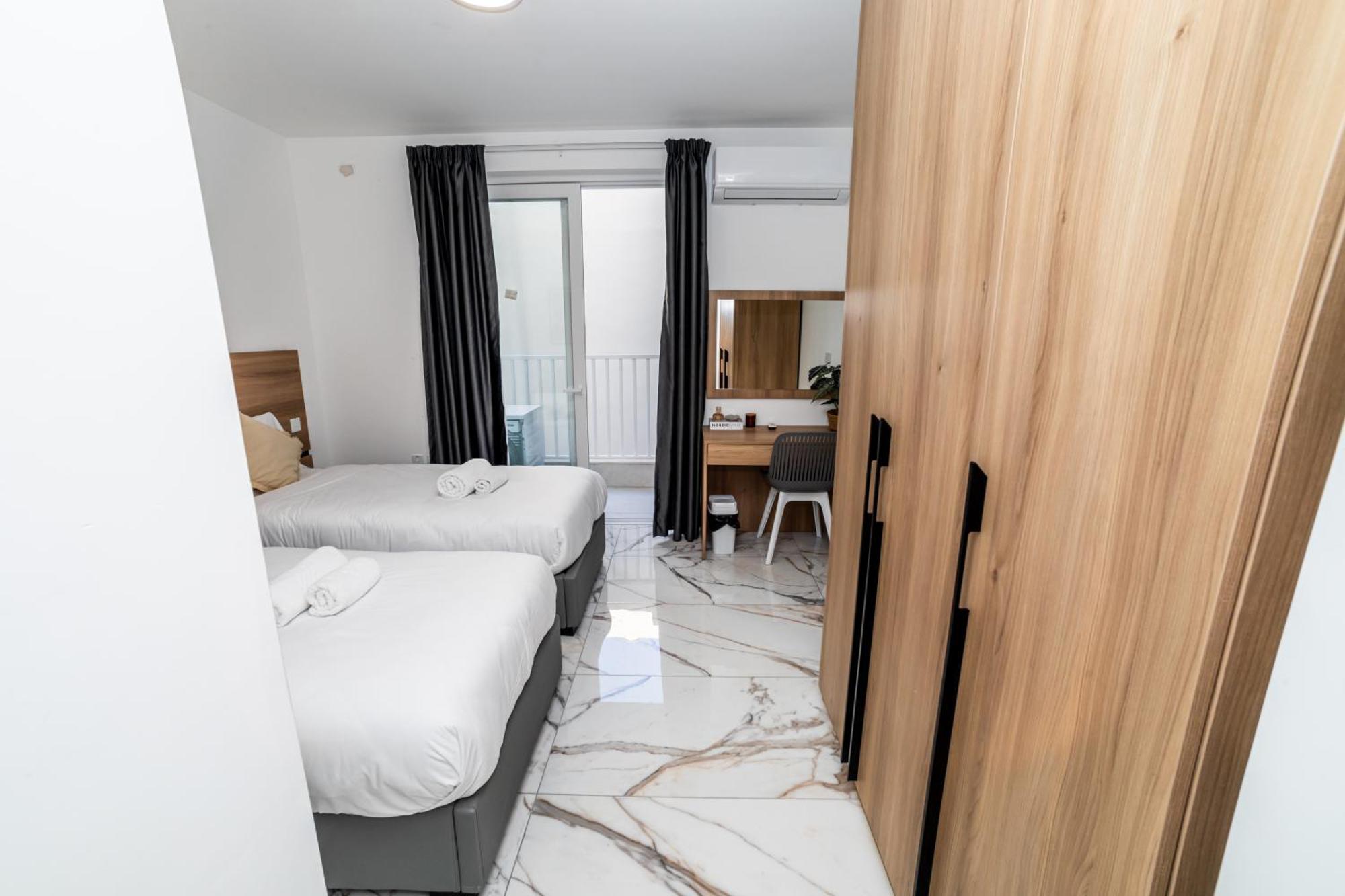 New, Stylish And Modern 1Br Apartment Сейнт Полс Бей Екстериор снимка