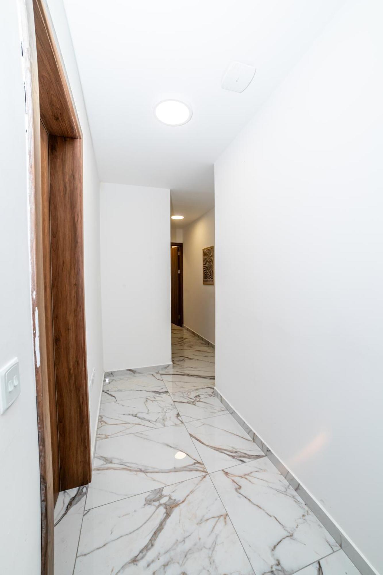 New, Stylish And Modern 1Br Apartment Сейнт Полс Бей Екстериор снимка
