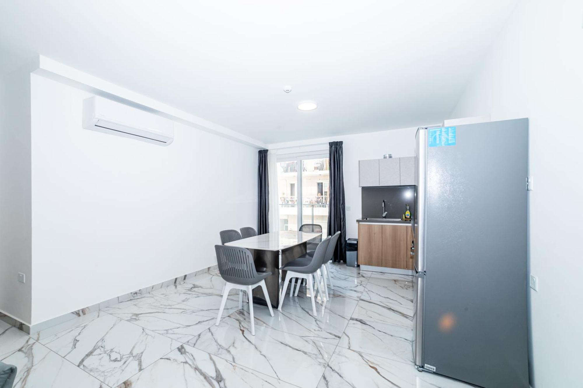 New, Stylish And Modern 1Br Apartment Сейнт Полс Бей Екстериор снимка