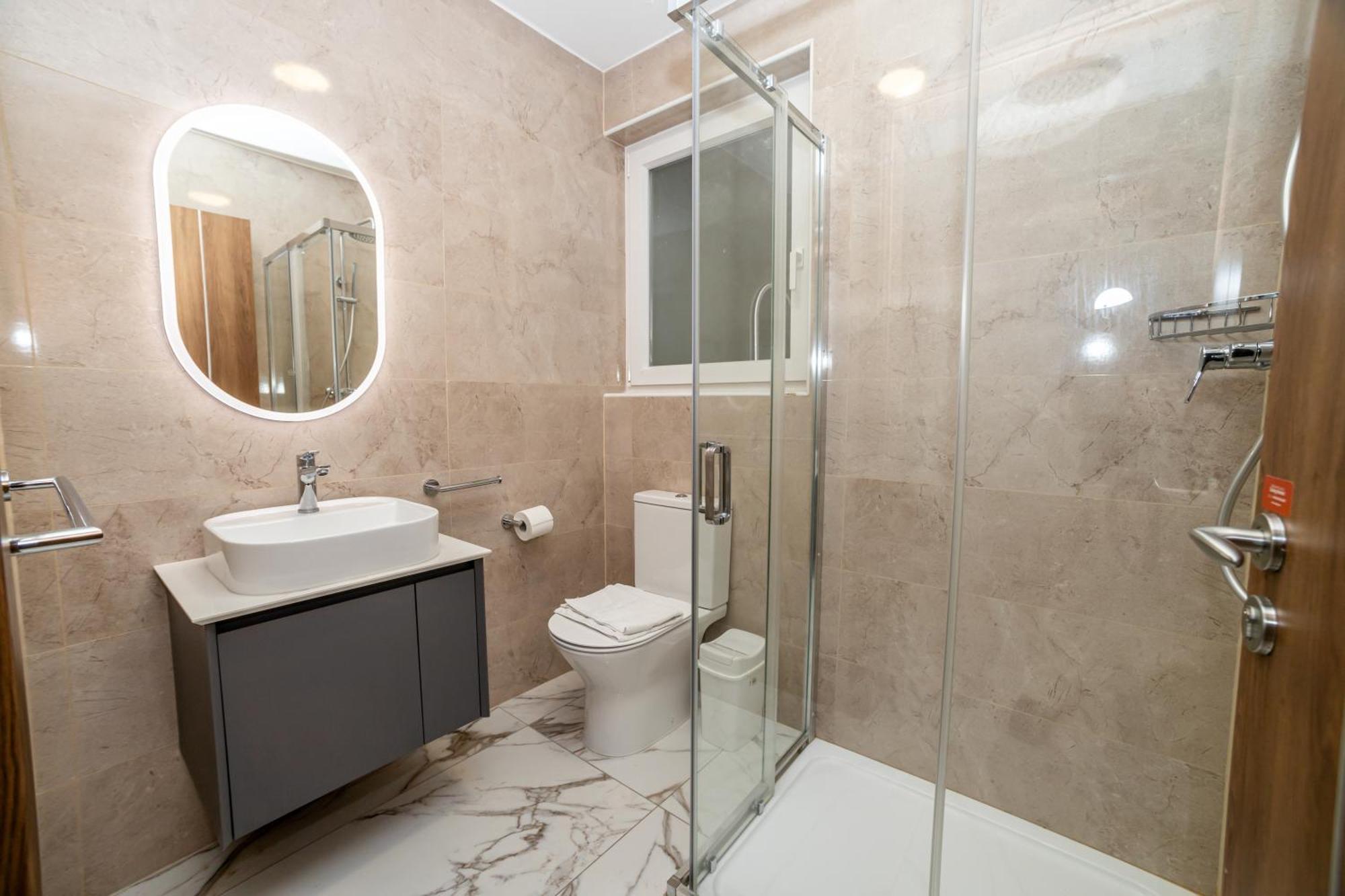 New, Stylish And Modern 1Br Apartment Сейнт Полс Бей Екстериор снимка