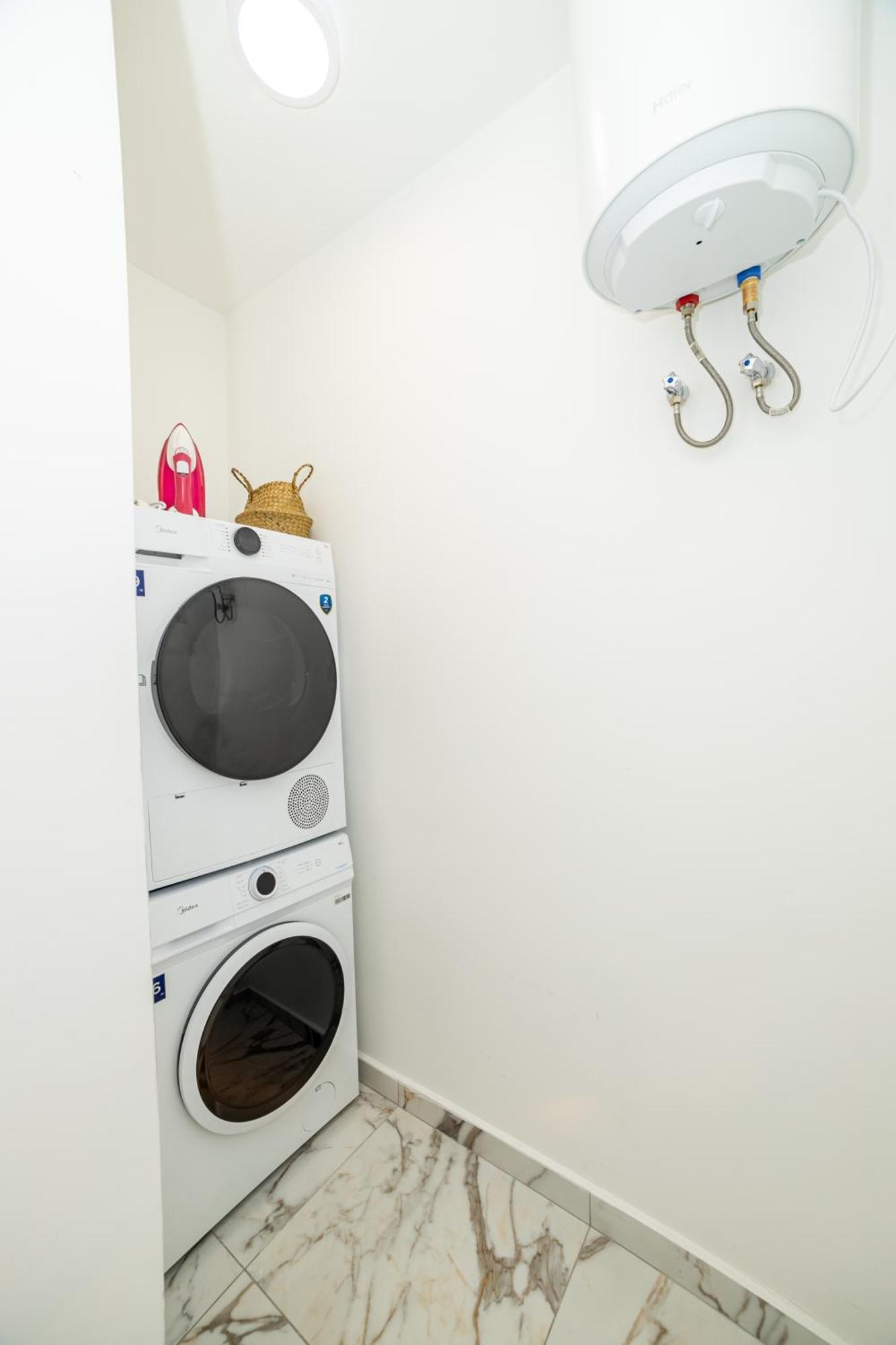 New, Stylish And Modern 1Br Apartment Сейнт Полс Бей Екстериор снимка
